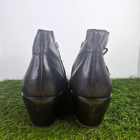 Vince Camuto Dorintina booties - Picture 5 of 8